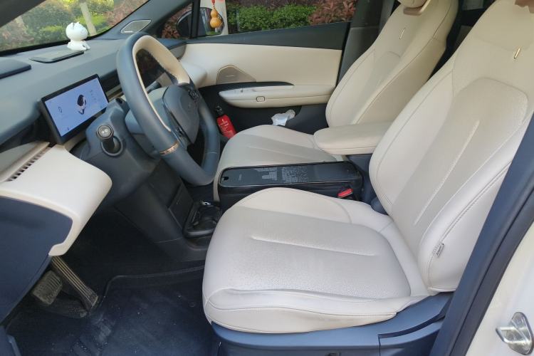 Used Lynk & Co Z20 2025 530 km Range Rear-Wheel Drive Max Left Front Seat