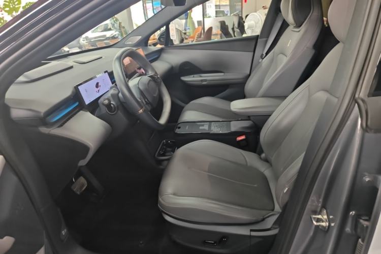 Used Lynk & Co Z20 2025 530 km Range Rear-Wheel Drive Max Left Front Seat
