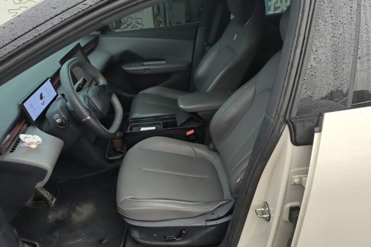 Used Lynk & Co Z20 2025 530 km Range Rear-Wheel Drive Max Left Front Seat