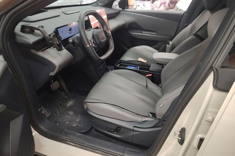 Used Lynk & Co Z20 2025 530 km Range Rear-Wheel Drive Max Left Front Seat