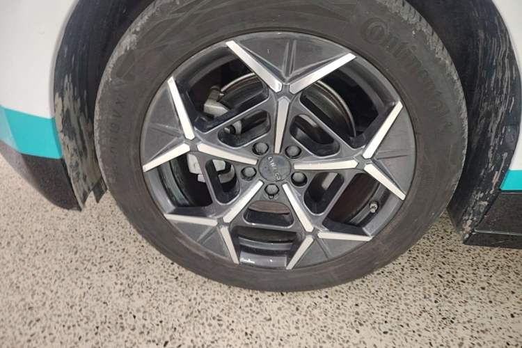Used Lynk & Co Z20 2025 530 km Range Rear-Wheel Drive Max Left Front Wheel Hub