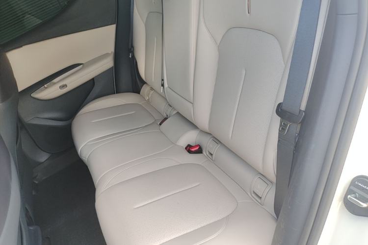 Used Lynk & Co Z20 2025 530 km Range Rear-Wheel Drive Pro Left Rear Seat