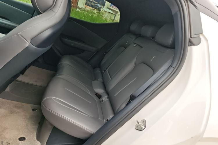 Used Lynk & Co Z20 2025 530 km Range Rear-Wheel Drive Max Left Rear Seat