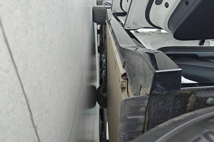 Used Lynk & Co Z20 2025 530 km Range Rear-Wheel Drive Pro Left Side Sill