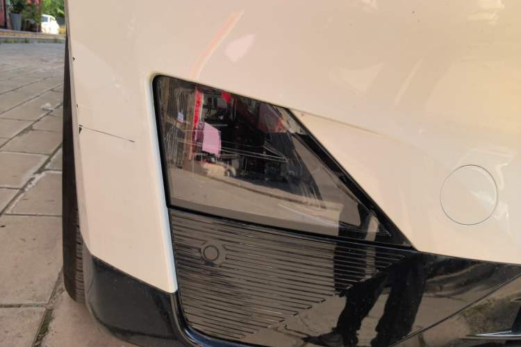 Used Lynk & Co Z20 2025 530 km Range Rear-Wheel Drive Max Right Front Headlight