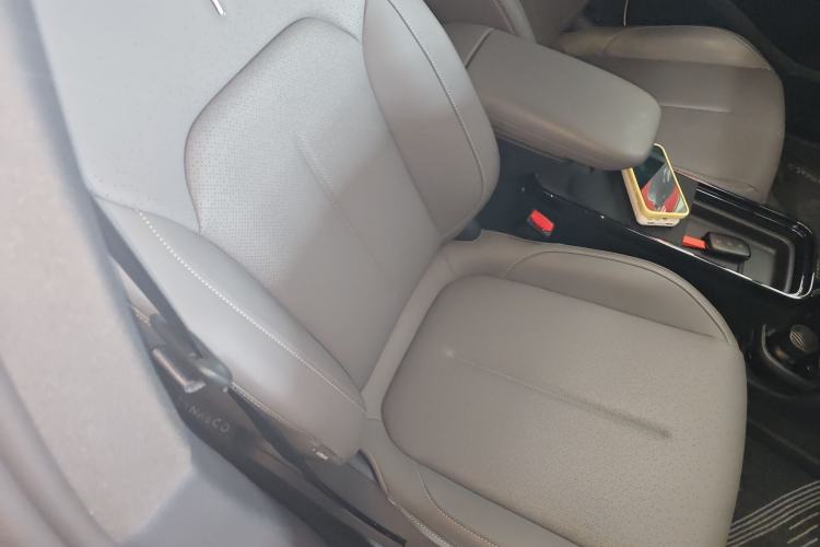 Used Lynk & Co Z20 2025 530 km Range Rear-Wheel Drive Max Right Front Seat