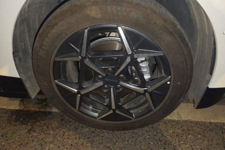 Used Lynk & Co Z20 2025 530 km Range Rear-Wheel Drive Pro Right Front Wheel Hub