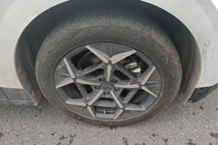 Used Lynk & Co Z20 2025 530 km Range Rear-Wheel Drive Pro Right Front Wheel Hub