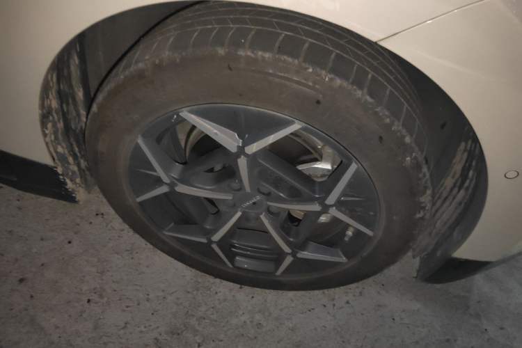 Used Lynk & Co Z20 2025 530 km Range Rear-Wheel Drive Pro Right Front Wheel Hub