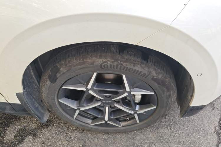 Used Lynk & Co Z20 2025 530 km Range Rear-Wheel Drive Max Right Front Wheel Hub