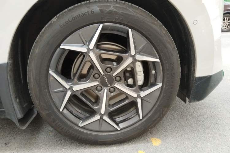Used Lynk & Co Z20 2025 530 km Range Rear-Wheel Drive Max Right Front Wheel Hub