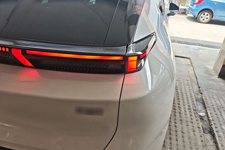 Used Lynk & Co Z20 2025 530 km Range Rear-Wheel Drive Pro Right Rear Taillight