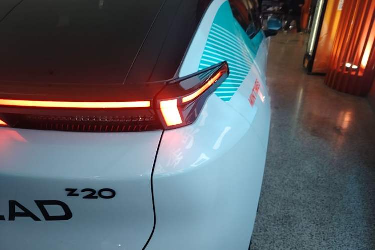 Used Lynk & Co Z20 2025 530 km Range Rear-Wheel Drive Max Right Rear Taillight