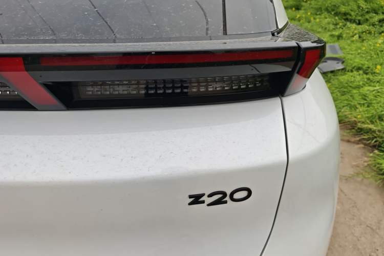 Used Lynk & Co Z20 2025 530 km Range Rear-Wheel Drive Max Right Rear Taillight