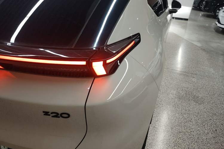 Used Lynk & Co Z20 2025 530 km Range Rear-Wheel Drive Max Right Rear Taillight