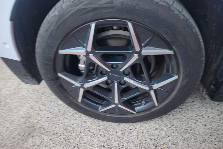 Used Lynk & Co Z20 2025 530 km Range Rear-Wheel Drive Max Right Rear Wheel Hub