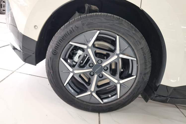 Used Lynk & Co Z20 2025 530 km Range Rear-Wheel Drive Max Right Rear Wheel Hub