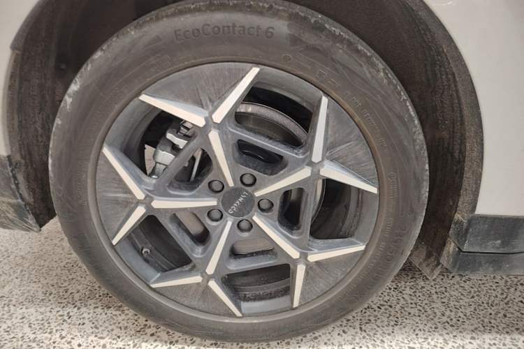 Used Lynk & Co Z20 2025 530 km Range Rear-Wheel Drive Max Right Rear Wheel Hub
