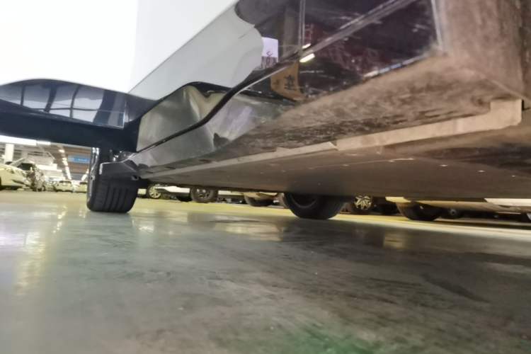 Used Lynk & Co Z20 2025 530 km Range Rear-Wheel Drive Pro Right Side Sill