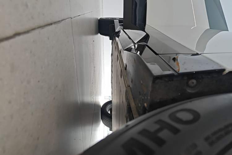 Used Lynk & Co Z20 2025 530 km Range Rear-Wheel Drive Pro Right Side Sill