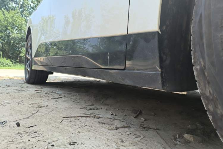 Used Lynk & Co Z20 2025 530 km Range Rear-Wheel Drive Max Right Side Sill