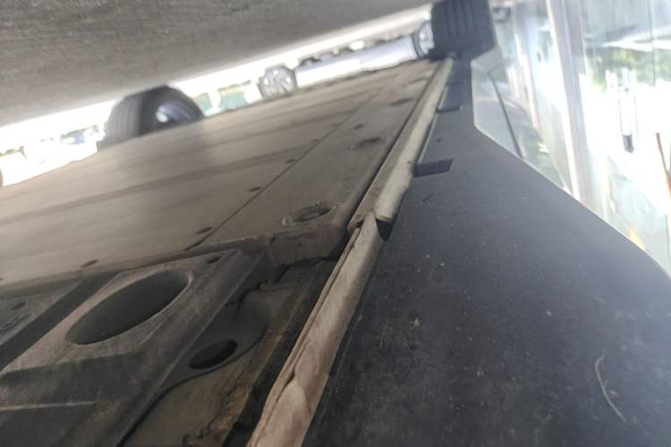 Used Lynk & Co Z20 2025 530 km Range Rear-Wheel Drive Pro Right Side Sill