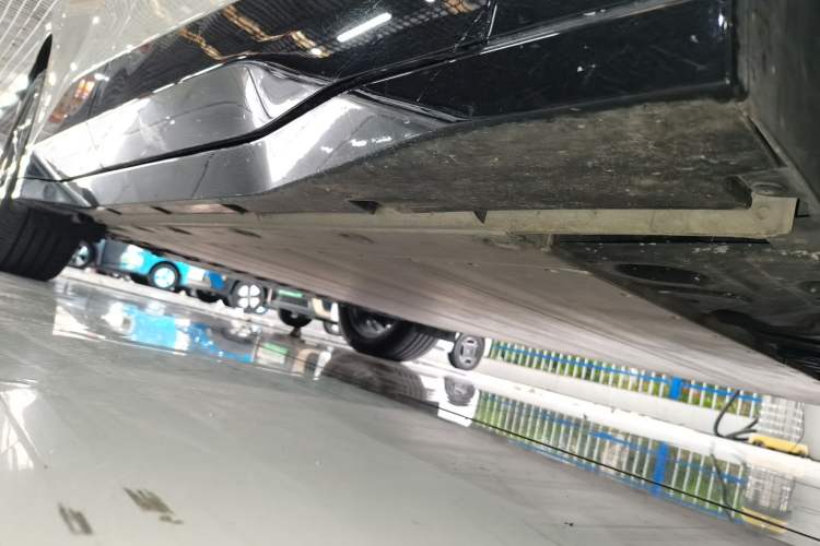 Used Lynk & Co Z20 2025 530 km Range Rear-Wheel Drive Max Right Side Sill