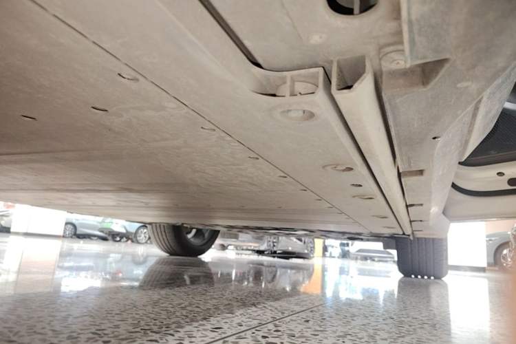 Used Lynk & Co Z20 2025 530 km Range Rear-Wheel Drive Max Right Side Sill