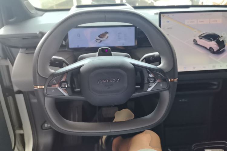 Used Lynk & Co Z20 2025 530 km Range Rear-Wheel Drive Max Steering Wheel