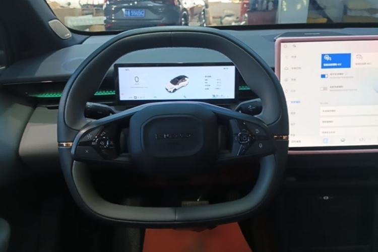 Used Lynk & Co Z20 2025 530 km Range Rear-Wheel Drive Pro Steering Wheel