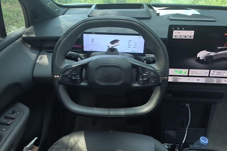 Used Lynk & Co Z20 2025 530 km Range Rear-Wheel Drive Max Steering Wheel