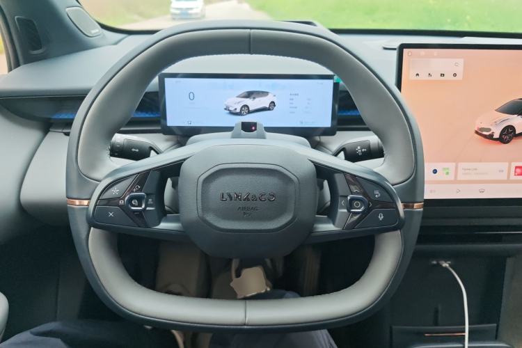 Used Lynk & Co Z20 2025 530 km Range Rear-Wheel Drive Max Steering Wheel
