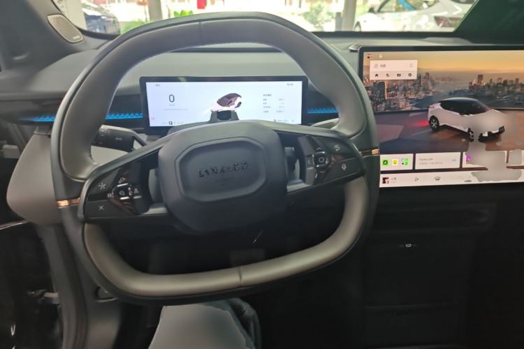 Used Lynk & Co Z20 2025 530 km Range Rear-Wheel Drive Max Steering Wheel