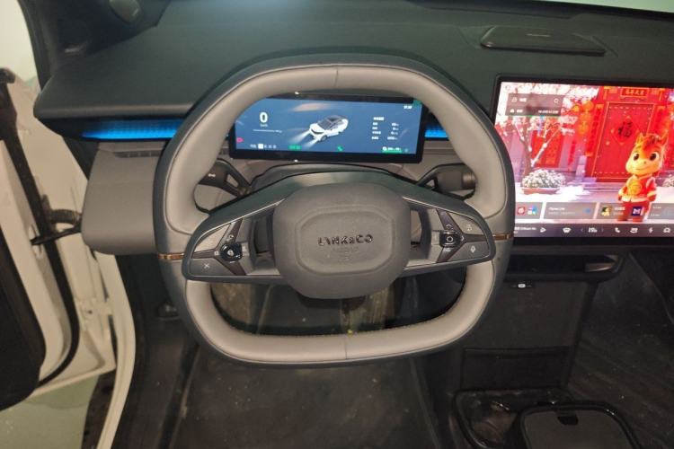 Used Lynk & Co Z20 2025 530 km Range Rear-Wheel Drive Pro Steering Wheel