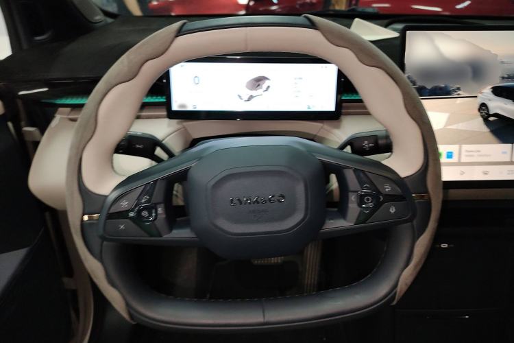 Used Lynk & Co Z20 2025 530 km Range Rear-Wheel Drive Pro Steering Wheel