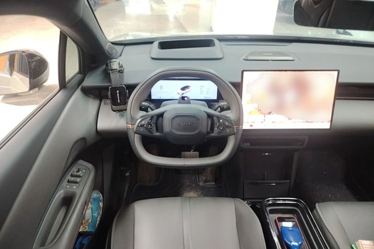Used Lynk & Co Z20 2025 530 km Range Rear-Wheel Drive Max Steering Wheel