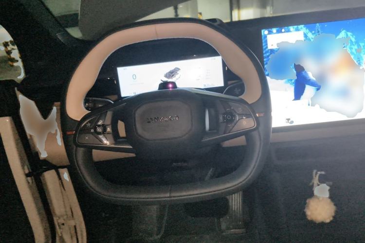 Used Lynk & Co Z20 2025 530 km Range Rear-Wheel Drive Max Steering Wheel