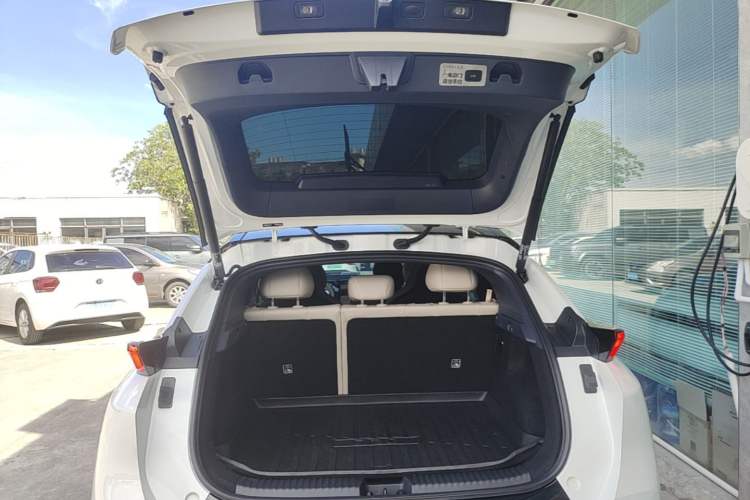 Used Lynk & Co Z20 2025 530 km Range Rear-Wheel Drive Pro Trunk
