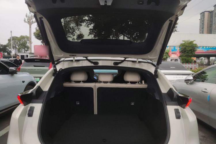 Used Lynk & Co Z20 2025 530 km Range Rear-Wheel Drive Pro Trunk