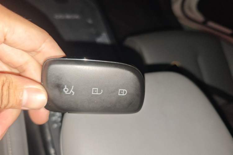 Used Lynk & Co Z20 2025 530 km Range Rear-Wheel Drive Pro Vehicle Key