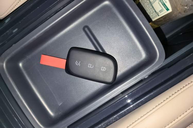 Used Lynk & Co Z20 2025 530 km Range Rear-Wheel Drive Max Vehicle Key