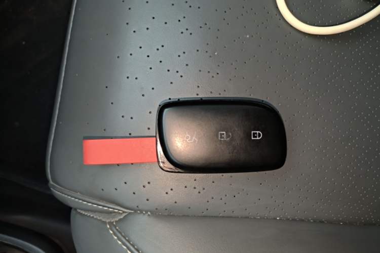 Used Lynk & Co Z20 2025 530 km Range Rear-Wheel Drive Max Vehicle Key