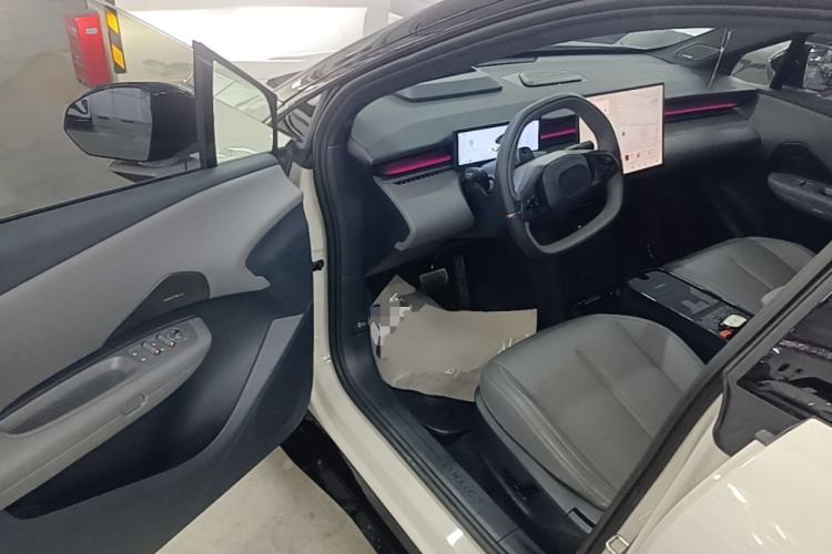 Used Lynk & Co Z20 2025 530 km Range Rear-Wheel Drive Max Driver Seat