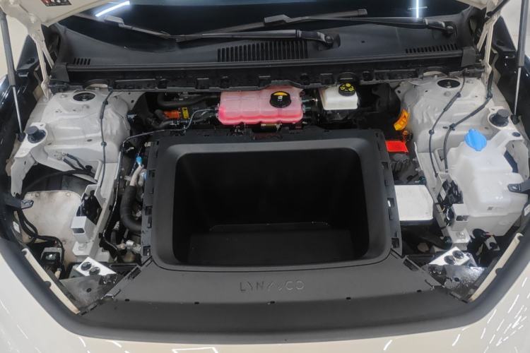 Used Lynk & Co Z20 2025 530 km Range Rear-Wheel Drive Max Engine Bay