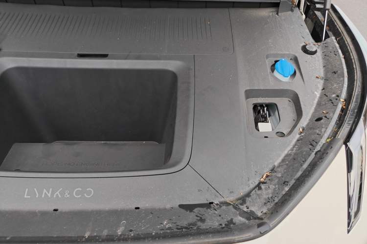 Used Lynk & Co Z20 2025 530 km Range Rear-Wheel Drive Max Engine Bay Left