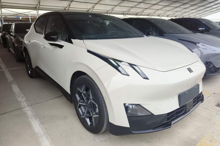 Used Lynk & Co Z20 2025 530 km Range Rear-Wheel Drive Max Exterior 1