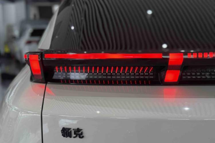 Used Lynk & Co Z20 2025 530 km Range Rear-Wheel Drive Pro Exterior 11