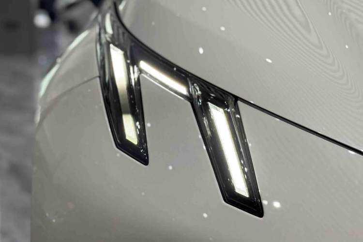 Used Lynk & Co Z20 2025 530 km Range Rear-Wheel Drive Pro Exterior 4