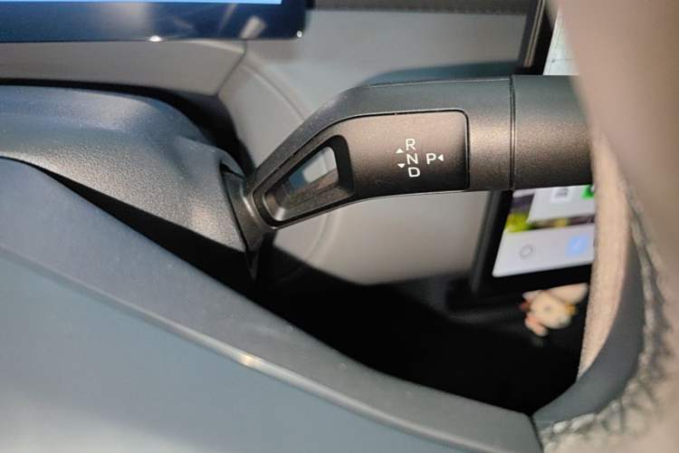 Used Lynk & Co Z20 2025 530 km Range Rear-Wheel Drive Pro Gear Lever