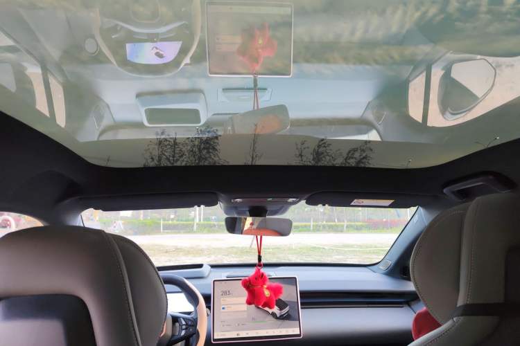 Used Lynk & Co Z20 2025 530 km Range Rear-Wheel Drive Max Headliner